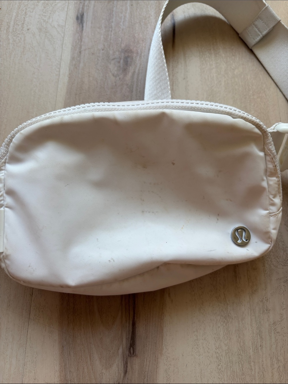 lululemon waist bag white silver decal - Picture 4 of 9
